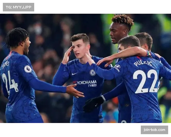 冬窗转会市场引援动态 曼联维拉补强阵容影响欧冠格局