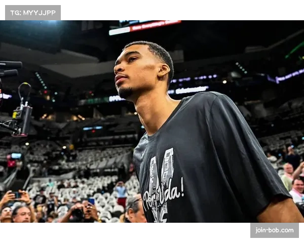 马刺文班亚马成长迅速 但其战术定位仍在持续优化中